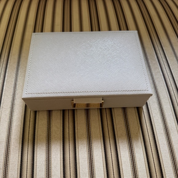 NWOT Stackers mini jewelry box taupe - Picture 1 of 7